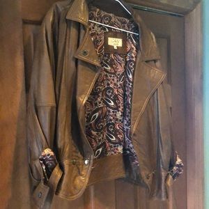 Women’s vintage leather jacket